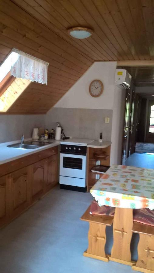 Apartment In Balatonlelle/Balaton 19048 บาลาตงโบกลาร์ ภายนอก รูปภาพ