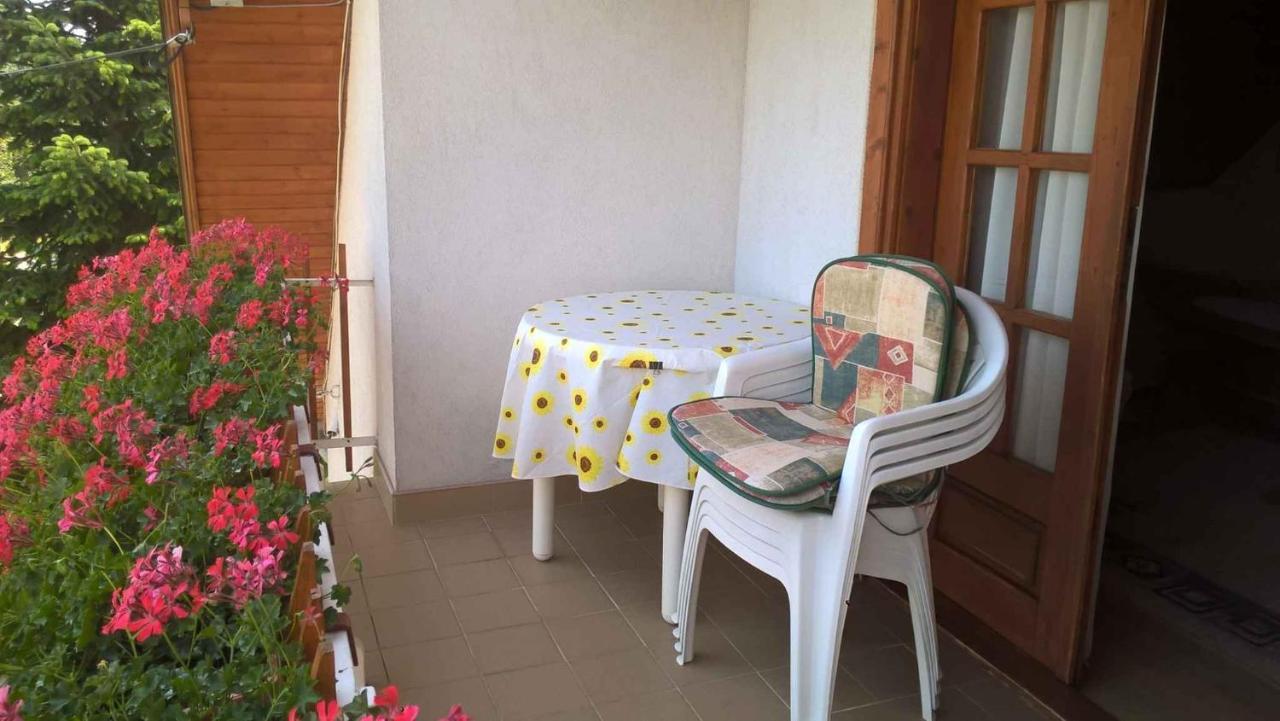 Apartment In Balatonlelle/Balaton 19048 บาลาตงโบกลาร์ ภายนอก รูปภาพ